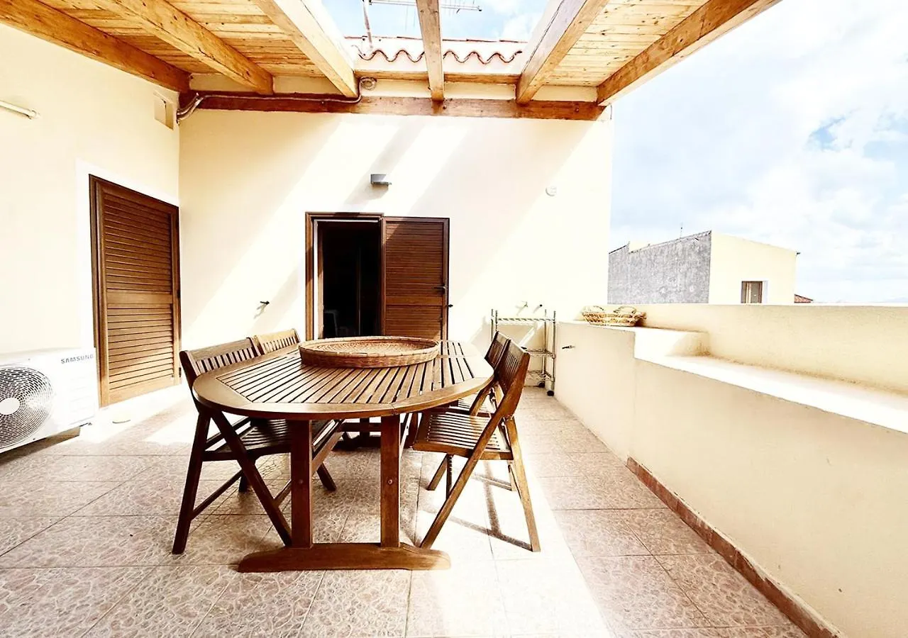Pgs Immobiliare Srls Bellavista Centro Attico Con Terrazza Vista Mare In Centro Storico Daire La Maddalena