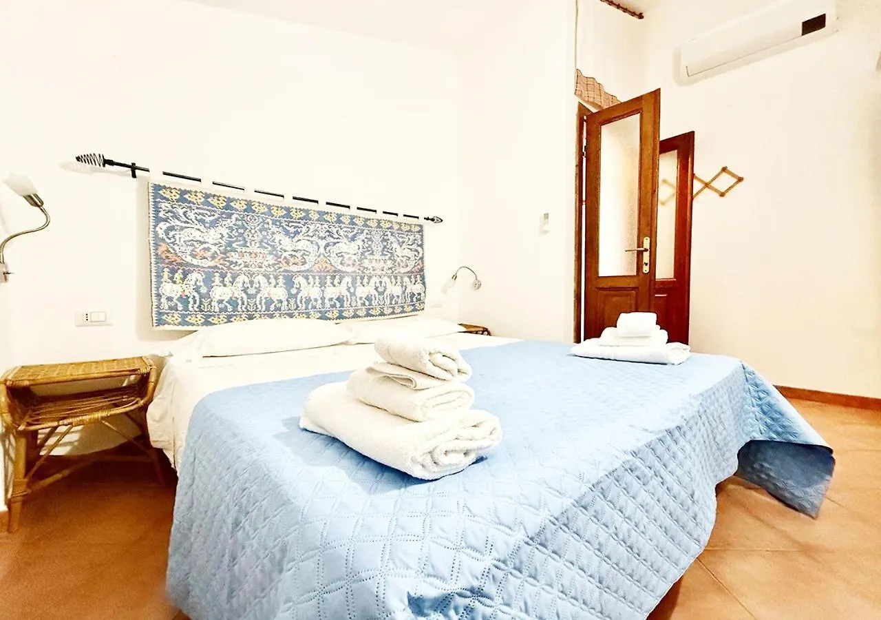 Pgs Immobiliare Srls Bellavista Centro Attico Con Terrazza Vista Mare In Centro Storico Daire La Maddalena  0*, La Maddalena (Sassari)