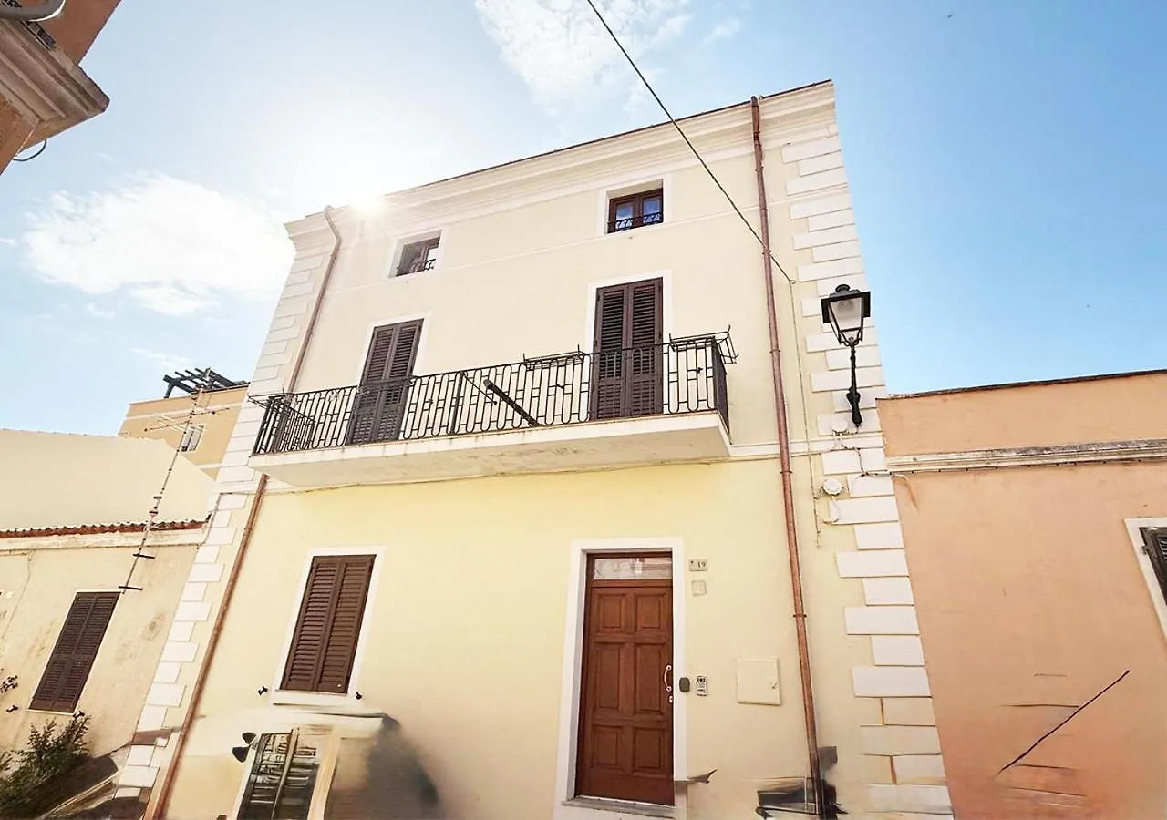Pgs Immobiliare Srls Bellavista Centro Attico Con Terrazza Vista Mare In Centro Storico Daire La Maddalena